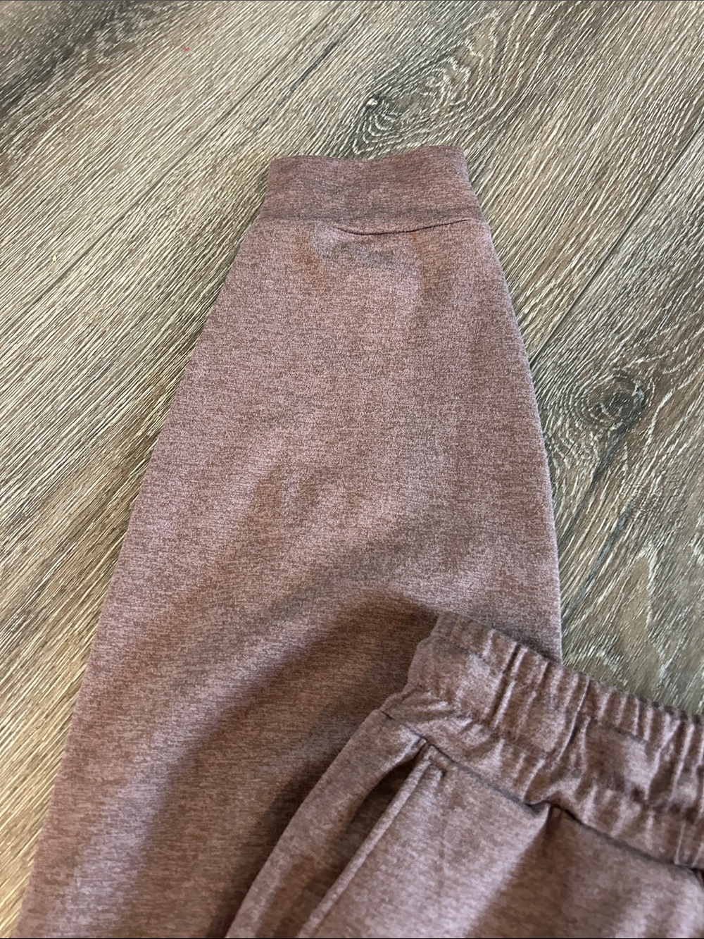 Vuori Women’s Joggers - Picture 6 of 7
